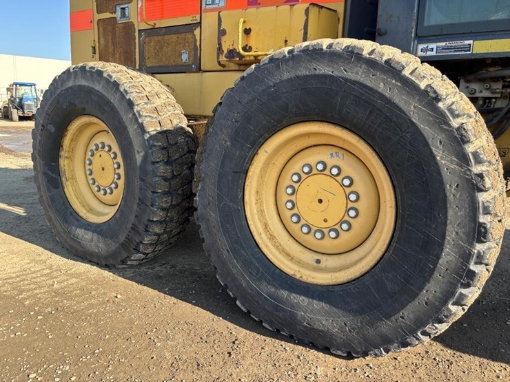 2008-deere-772d-image-33