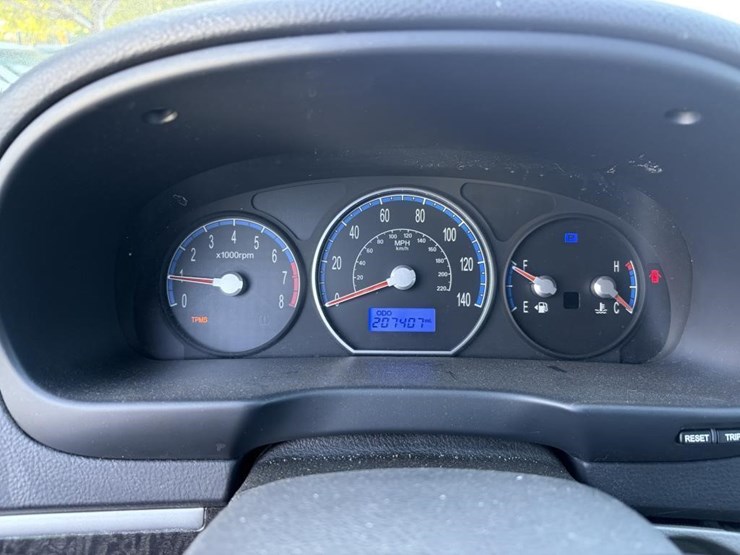 2009-hyundai-santa-fe-gls-image-13