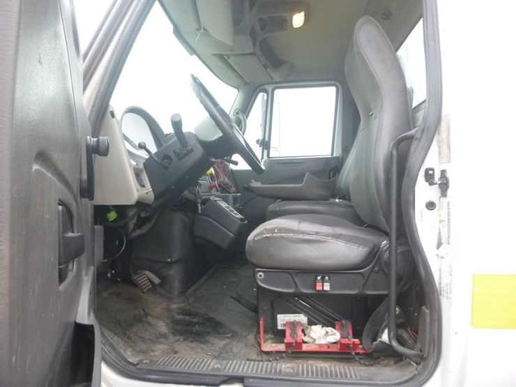 2010-international-durastar-4400-image-11