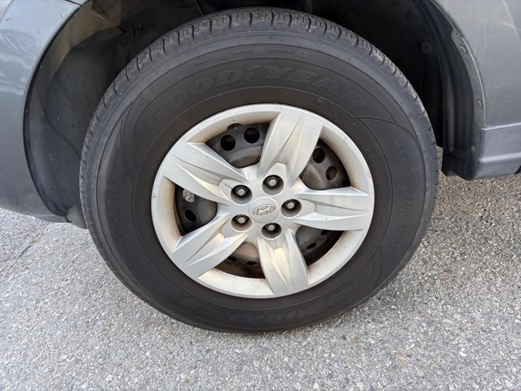 2009-hyundai-santa-fe-image-24