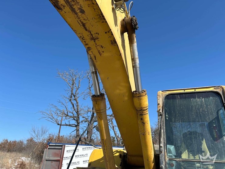 komatsu-pc200-image-27