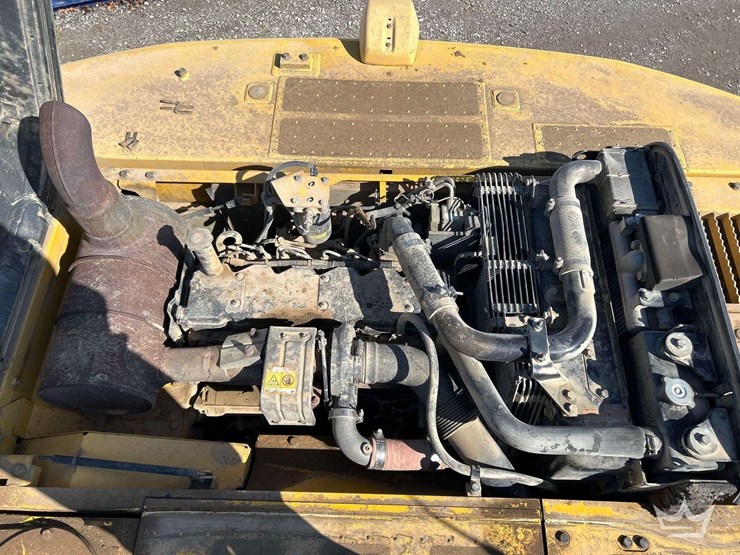 komatsu-pc200-image-10