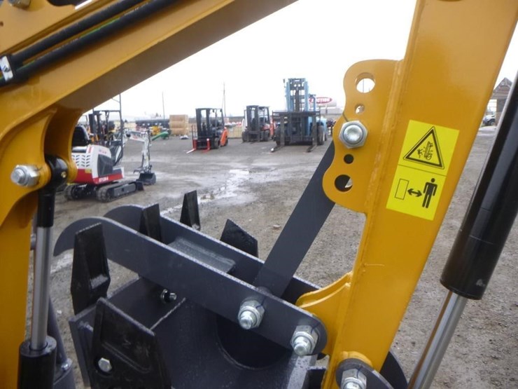 agt-mx12rx-hydraulic-excavator-image-12