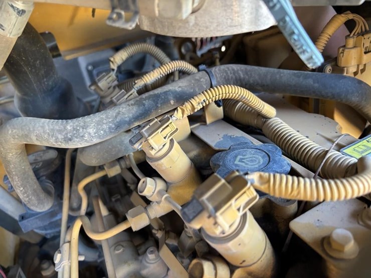 2018-caterpillar-226d-image-44