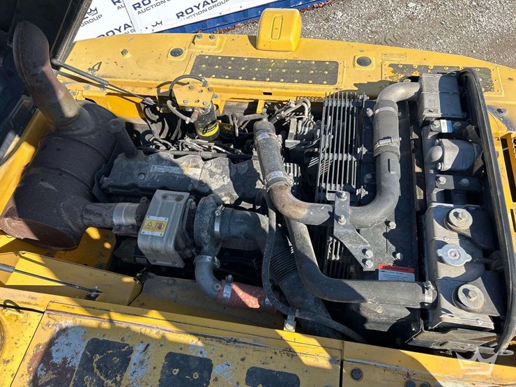 2013-komatsu-pc200-image-12