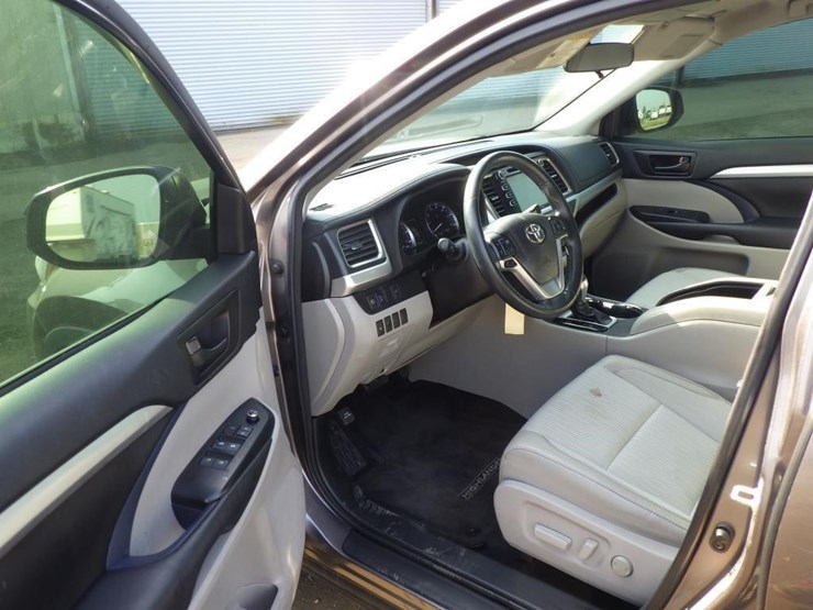 2017-toyota-highlander-image-5