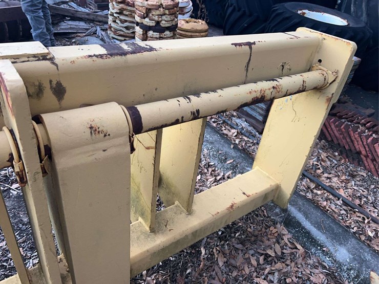 96”-wide-pallet-forks-image-11