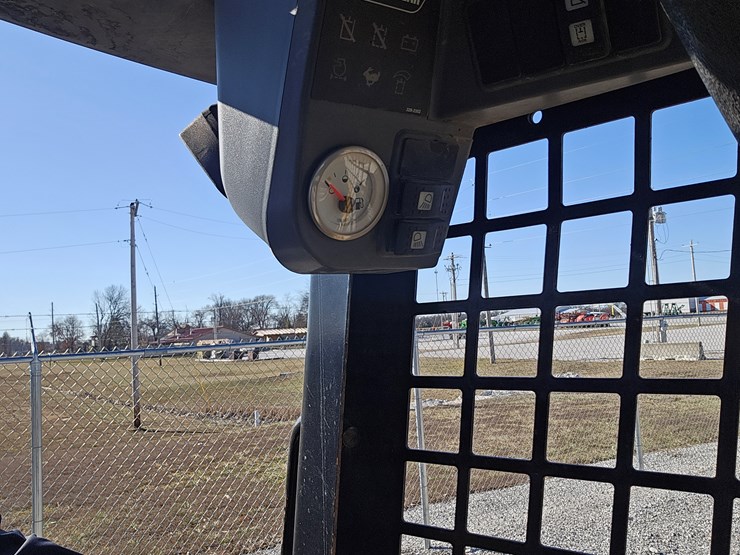 2012-caterpillar-259b3-image-10