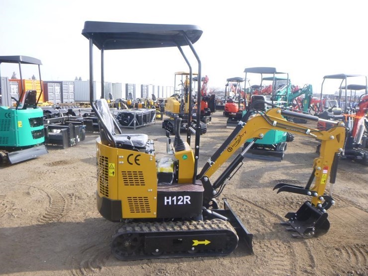 agt-h12r-hydraulic-excavator-image-7