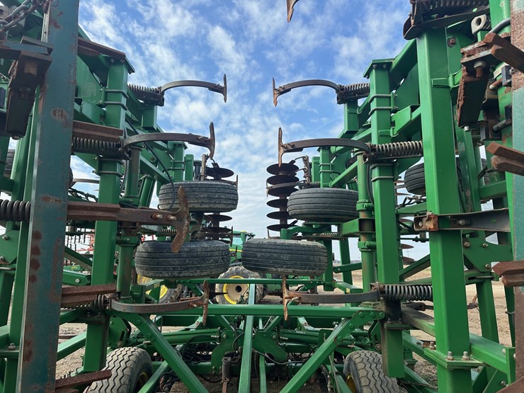 john-deere-2310-image-15