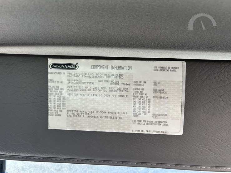 2007-freightliner-business-class-m2-106-image-13