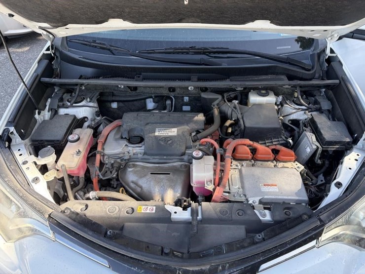 2018-toyota-rav4-image-18