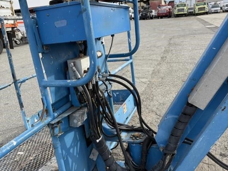 genie-s-80j-boom-lift-image-10