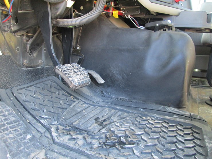 2013-international-8600-image-27