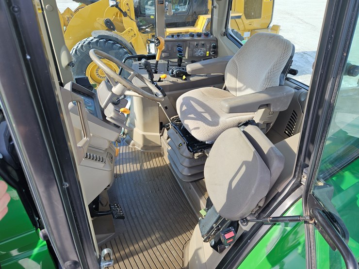 2020-john-deere-6145m-image-10
