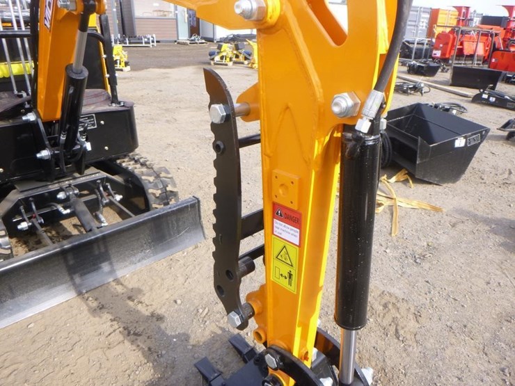 2026-vicsec-vc15-hydraulic-excavator-image-12