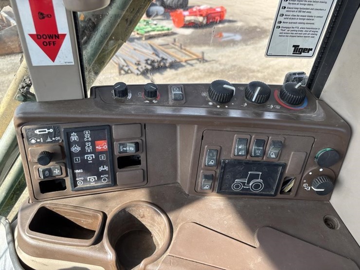 2005-john-deere-7220-image-31