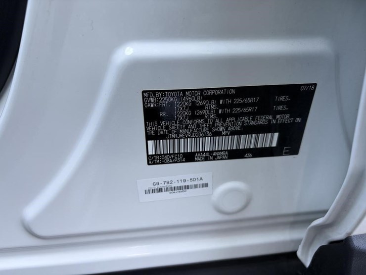 2018-toyota-rav4-image-32