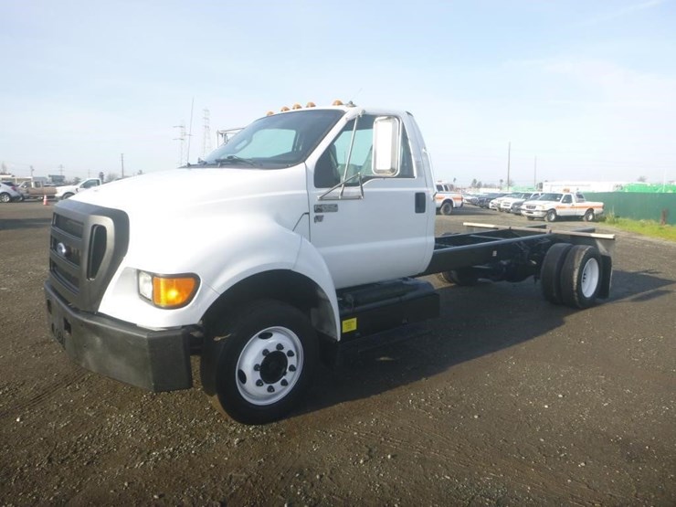2012-ford-f650-image-1