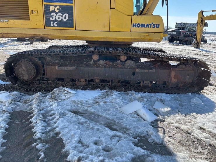 2016-komatsu-pc360lc-11-hydraulic-excavator-image-26