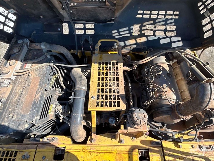 2016-komatsu-pc360lc-11-hydraulic-excavator-image-10