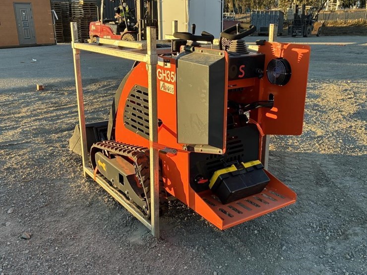 2025-aboss-gh350-skid-steer-track-loader-image-4