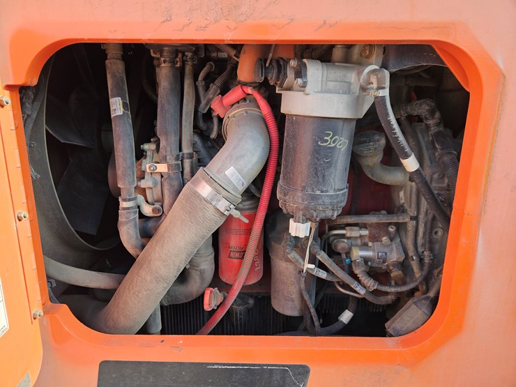 2017-jlg-8042-image-16