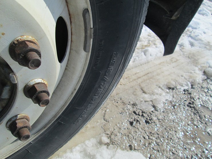 2013-international-8600-image-17