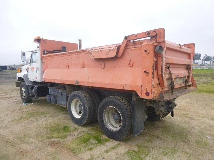 2002-international-2674-image-4