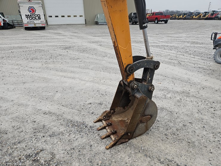 2022-case-cx57c-image-24