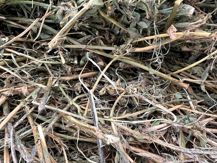 2025-john-deere-561m-image-8