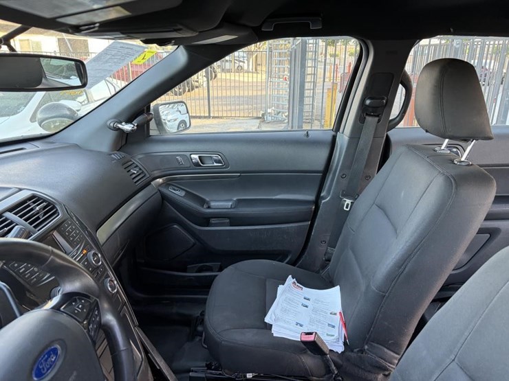 2018-ford-explorer-image-14