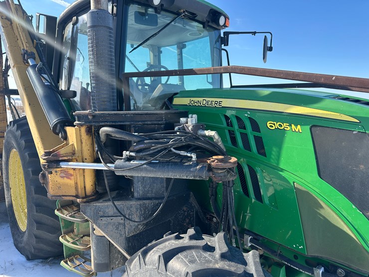 2014-john-deere-6105m-image-31