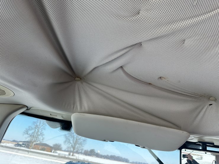 2014-john-deere-6105m-image-66