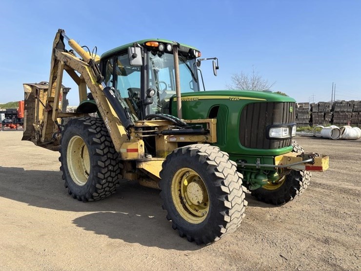 2005-john-deere-7220-image-2