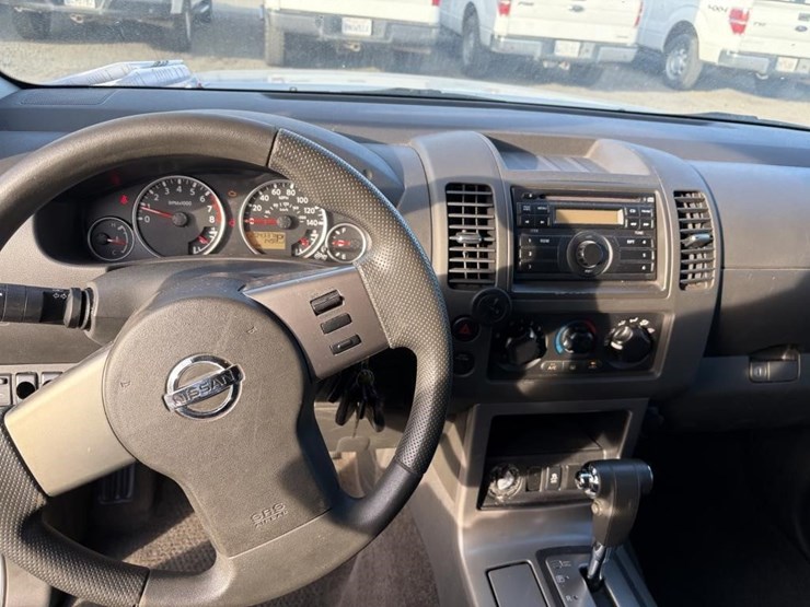 2012-nissan-pathfinder-image-11