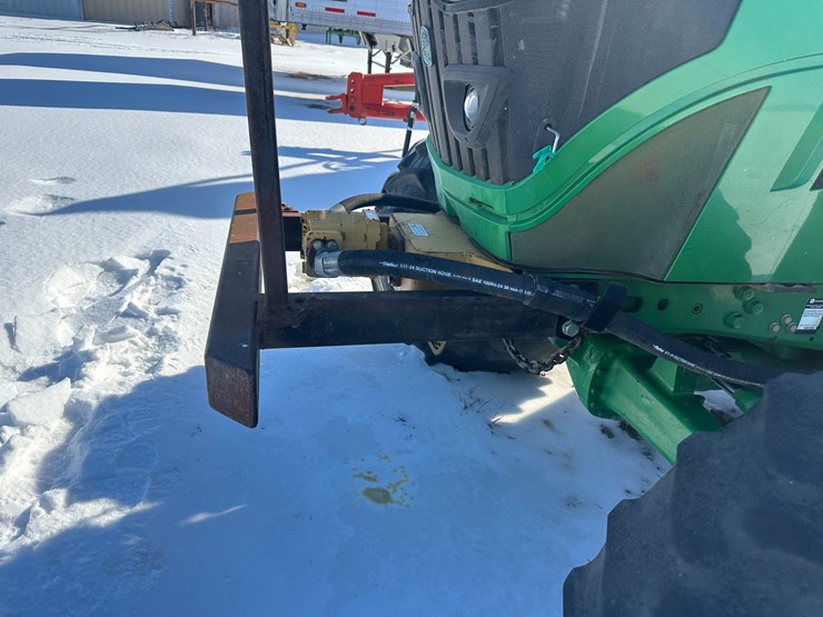 2014-john-deere-6105m-image-26