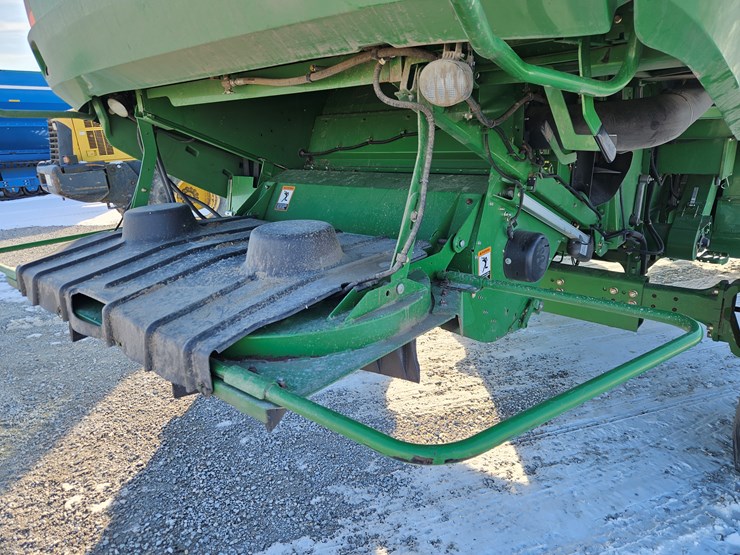 2012-john-deere-s670-image-21