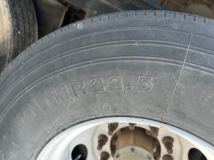 2016-timpte-hopper-bottom-image-5