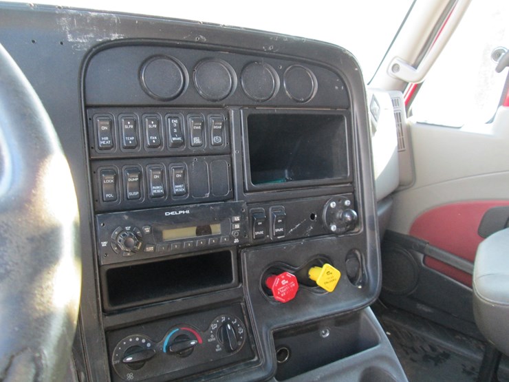 2017-international-prostar-image-34