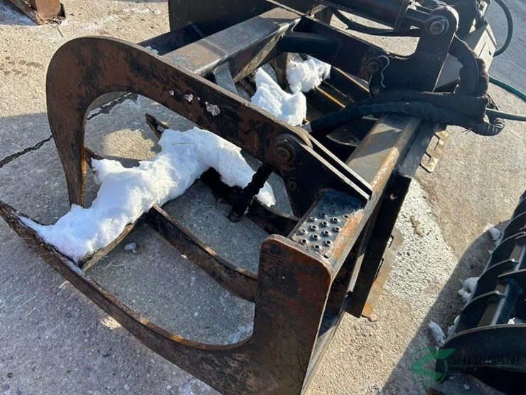 skid-steer-grapple-bucket-image-6