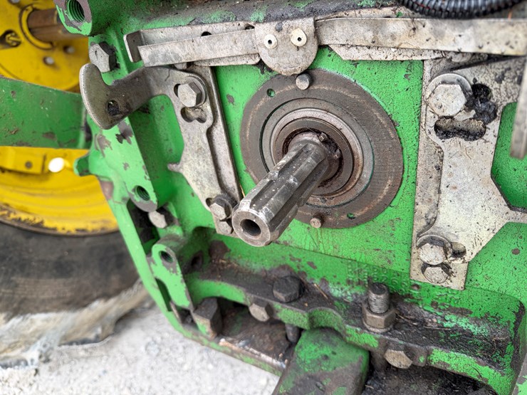 2003-john-deere-7520-image-10