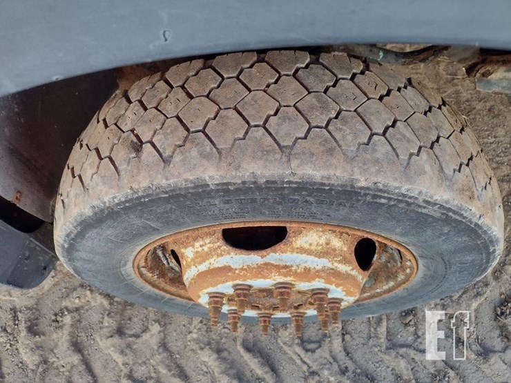 06-ford-f550-truck^title^-image-23