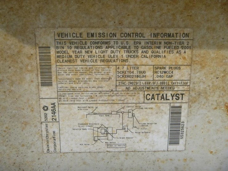 2005-dodge-1500-image-12