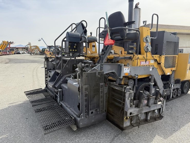 2016-volvo-blaw-knox-pf-4410b-asphalt-paver-image-36