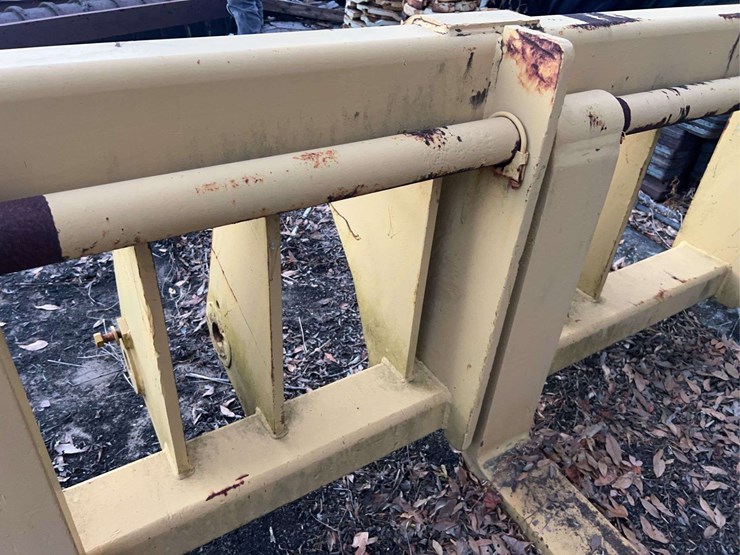 96”-wide-pallet-forks-image-9