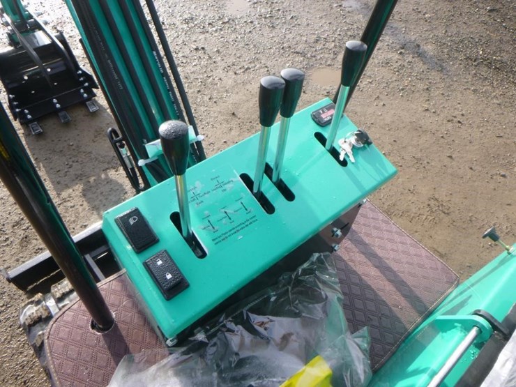 agt-mh12rx-hydraulic-excavator-image-21