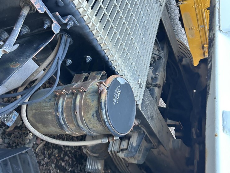 1989-volvo-fe6-image-32