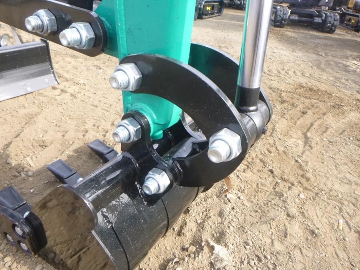 2025-agt-h15r-hydraulic-excavator-image-11