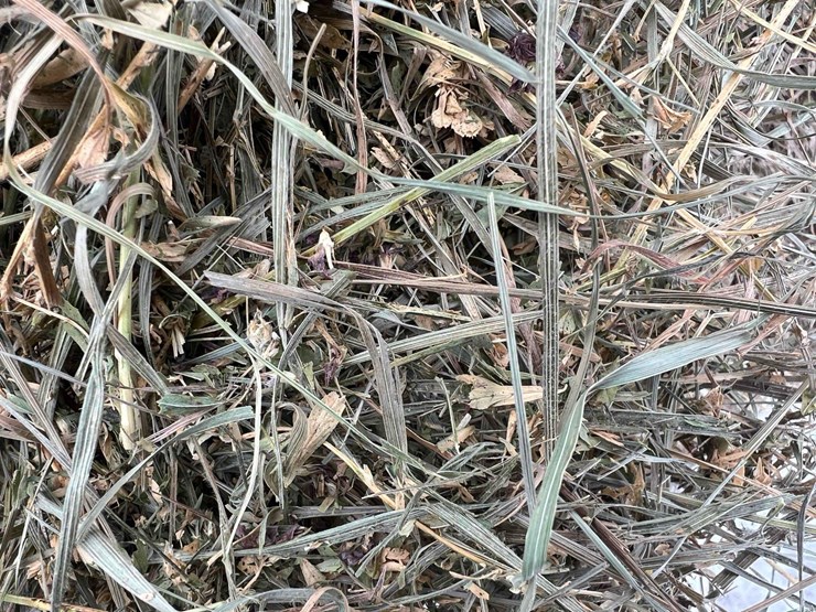 2025-john-deere-561m-image-12